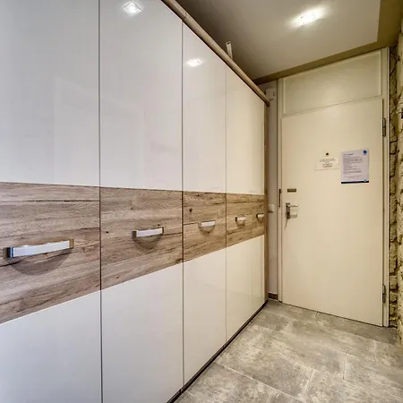 - Haus K, App 0k0405